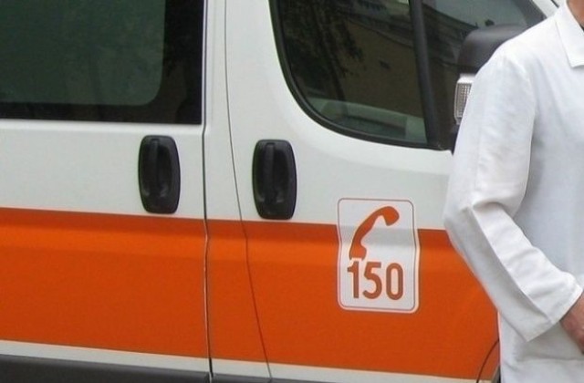 Двама пострадаха при катастрофа