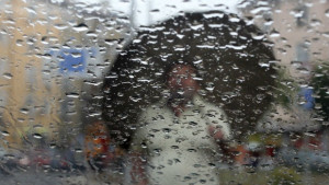 Предупреждават за гръмотевични бури в Сливен Ямбол и още 16