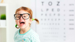 Дватри часа на открито лек срещу късогледството при децата