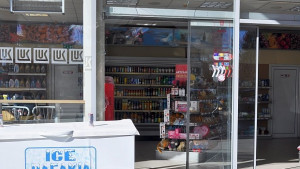 Пиян шофьор с дрога в колата блъсна патрулка в Разград