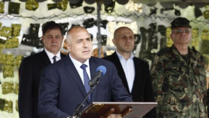 Държавата инвестира средства в модернизацията на армията заяви министър председателя