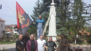 Почистиха войнишки паметник