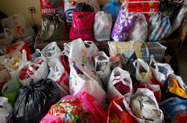 Събирането на дрехи за хора в нужда в Северен продължава