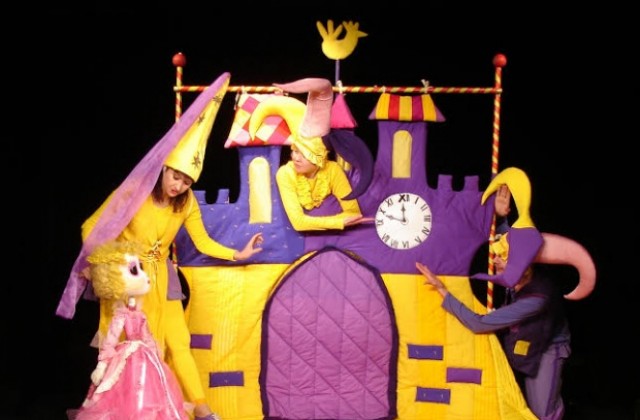 „Палечка“, „Снежанка“, „Пинокио“ и „Пепеляшка“ на сцената на Куклен театър ВЕСЕЛ