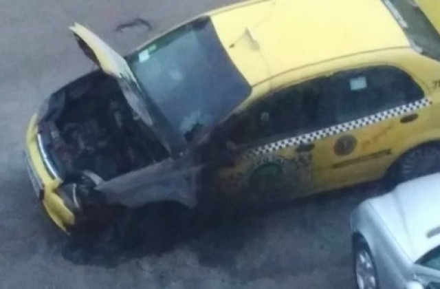 Такси и Голф горяха тази сутрин във Варна