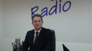 Проф Балтов Патентният данък за такситата е архаичен