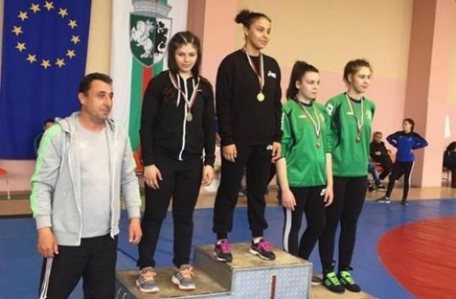 Момичетата на клуб Васил и Георги Илиеви са отборни шампиони на България