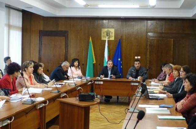 Промените в образователната система в общината са неизбежни, заяви кметът Иван Иванов