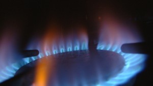 Възрастна жена е с 4 изгаряния след запалване на газова