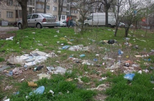 Плевенчани се организират в акция за почистване на 30 април