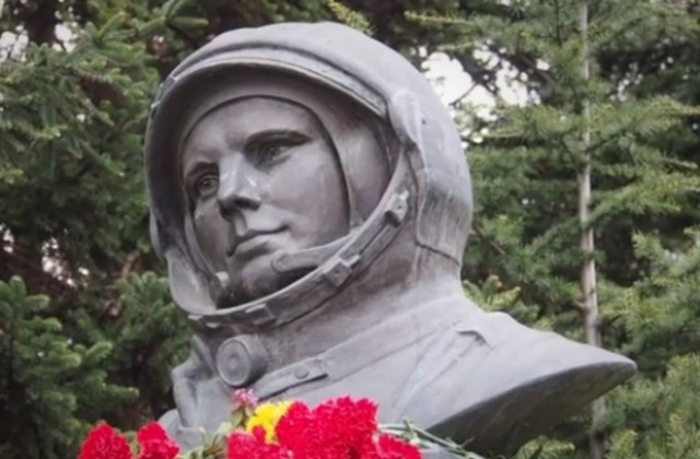 Изстреляха ракети за Деня на авиацията във Варна (ВИДЕО)