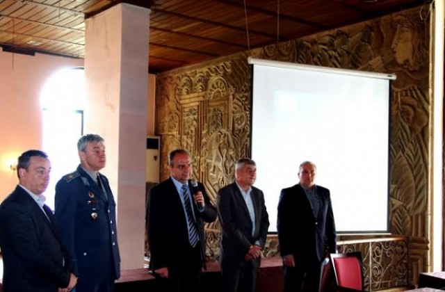 Във В. Търново откриха традиционната трудова борса, над 400 свободни места бяха обявени