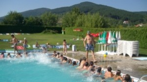 Община Кюстендил събира молби за да разреши къпане и плуване