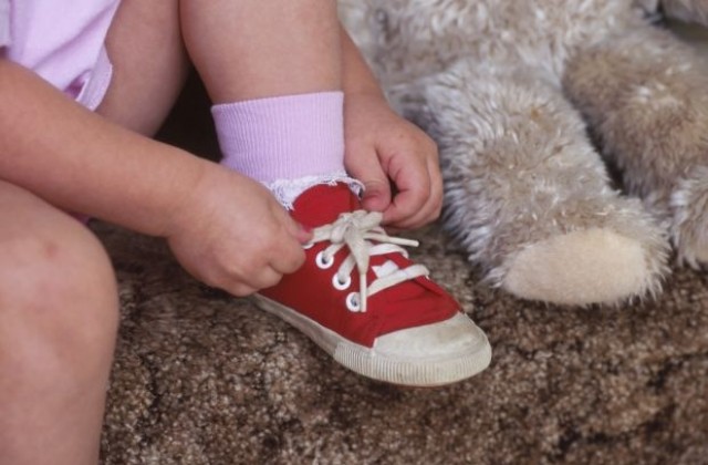 Как обувките могат да деформират краката на децата