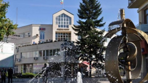 Гимназисти от Разлог се включиха в пролетното почистване на града