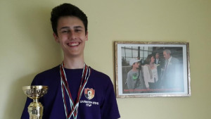 Емил Стефанов завоюва злато на ускорен шах и сребро на