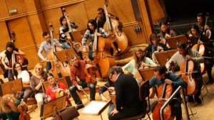 Заплатите в Софийската филхармония се вдигат с 10