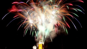 В Търново посреща Великден на Царевец 250 факли ще озарят