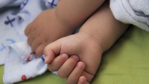 Бюрокрация бави лечението на 4месечно бебе ВИДЕО