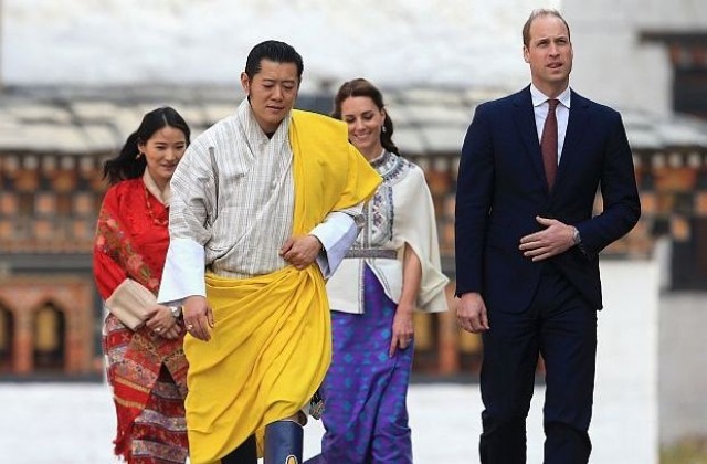 Уилям и Кейт се срещнаха с младата кралска двойка на Бутан (СНИМКИ)