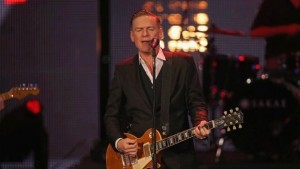 Брайън Адамс идва с 12 тира техника