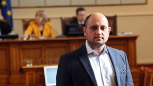 Месечната добавка за отглеждане на дете с увреждания ще стане