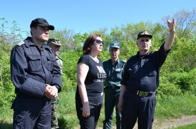 Министър Бъчварова инспектира мерките за сигурност на границата при Ивайловград