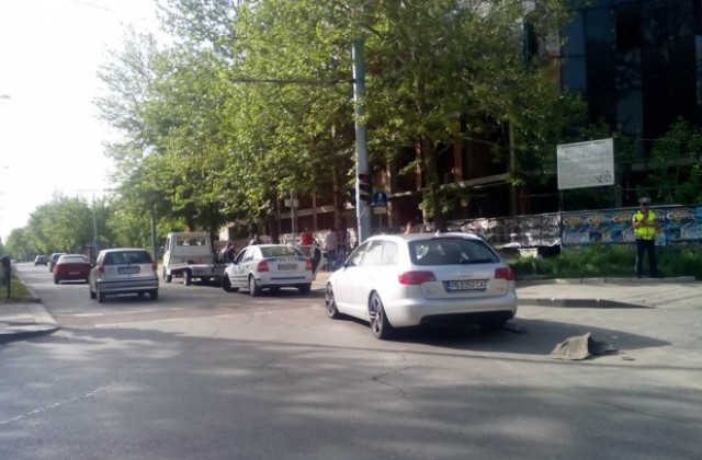 БМВ и Ауди се сблъскаха тежко в Кючука