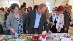 Благотворителна изложбабазар в подкрепа на ученици с хронични заболявания откриха