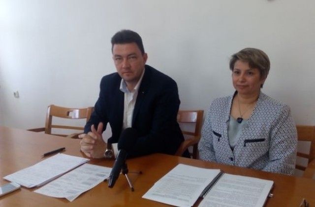 Димитър Бръчков: До края на годината санираме 15 жилищни блока в Петрич