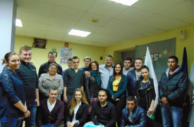 МГЕРБ - Сапарева баня с кампания за даряване на книги в Сапарева баня