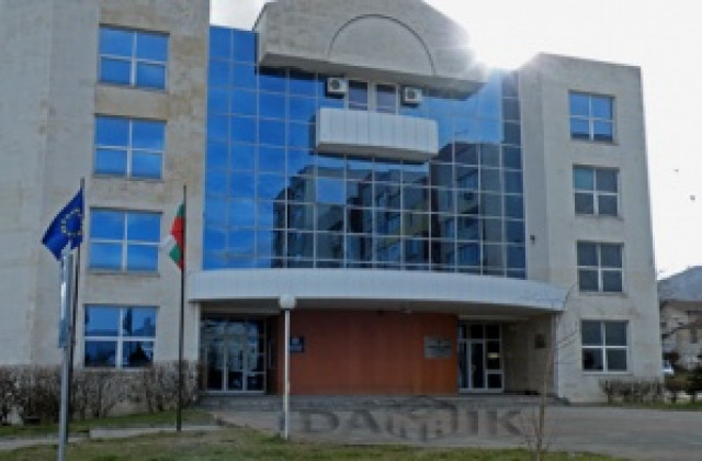 Сградата на офиса на НАП във Враца.