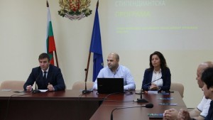 Нови 250 стипендии за студенти отпуска Ромският образователен фонд