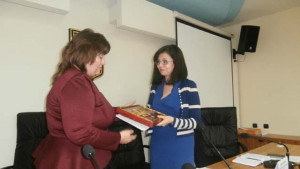 Министър Кунева отличи началника на просветния инспекторат във Враца