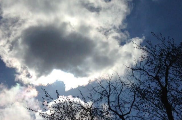 Предупреждават за вятър в цялата страна