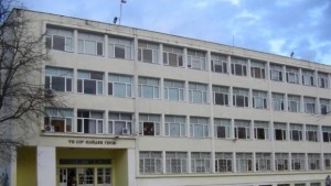 Дворовете на варненските училища затворени извън работно време