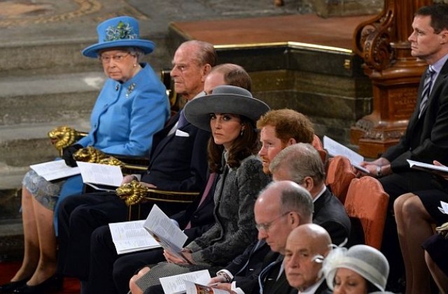 Ще носи ли синя шапка кралица Елизабет II на 90-ия си рожден ден?
