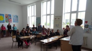 Дискутираха ранните бракове в Стрладжа