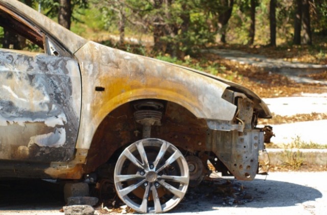 Арестуваха подпалвач, драснал клечката на 3 коли