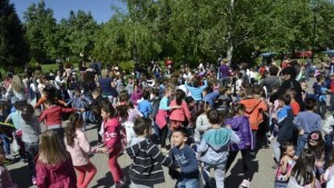 Стотици великотърновски деца пяха играха и танцуваха в Деня на
