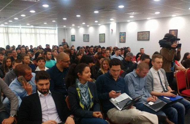 Конференция "отваря вратата" към IT сектора на кюстендилските ученици