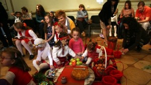 Деца разказаха на връстници историята и обичаите около Лазаровден