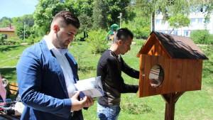 Новаков с послание към хората евродепутатът остави книгата Финансирай мечтите