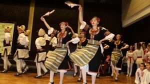 Бурни аплодисменти за празничен концерт