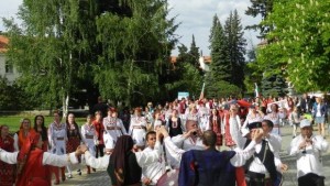 Гоце Делчев събра любители на българските народни танци
