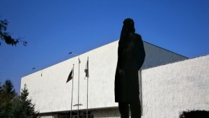 Поддържат къщата на Майстора с кутия за дарения