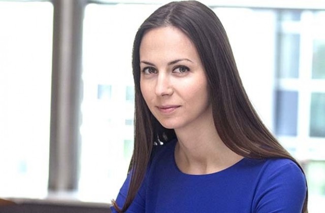 Евродепутатът Ева Паунова пристига във В. Търново за работно посещение