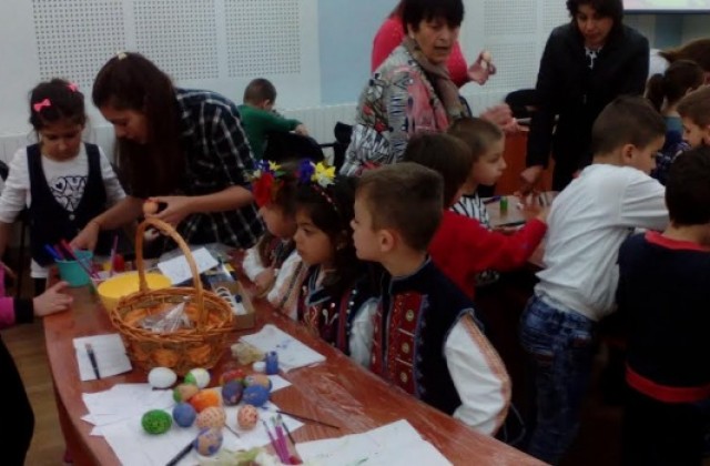 Община Свищов се превърна в Шарена великденска работилница