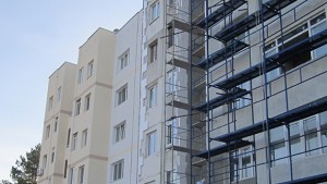 Единадесет фирми са кандидати да санират четири жилищни блока в