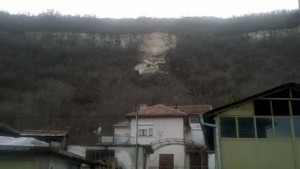 Обезопасиха мястото където паднаха скални маси в Провадия